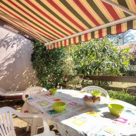 Juncades By Interhome